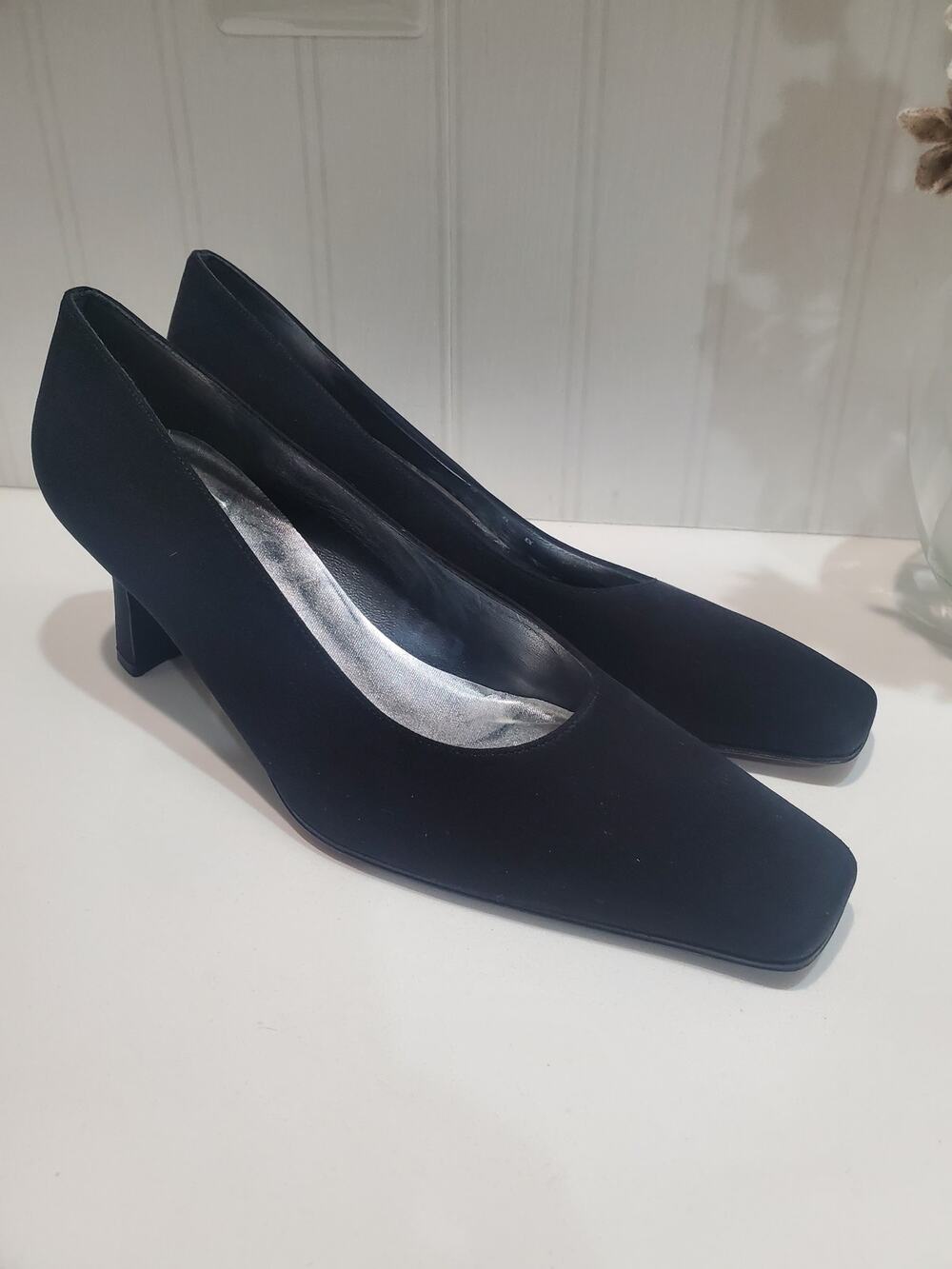 Stuart Weitzman Fabric Pumps size 8B